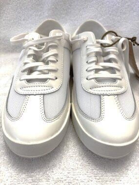 OluKai Ha'Upu Hulu Bright White leather and textile sneakers Size 8